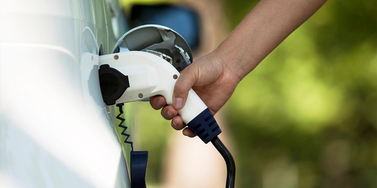 tipos de cargadores para vehículos eléctricos